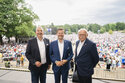 Stefan Schindler, Vorstandsvorsitzender der Sparda-Bank Nürnberg, Marcus König, Oberbürgermeister der Stadt Nürnberg und Gerd Schmelzer, Geschäftsführer von Lebkuchen-Schmidt beim Klassik Open Air am 26. Juli 2026