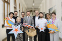 Yves Fukamori, Dramaturgy and Concert Management, Staatstheater Nürnberg; Jörn Kiefer, Production Manager for Stars im Luitpoldhain; Maike Renner, Project Manager for Klassik Open Air and “Stars im Luitpoldhain”; Rainer Pirzkall, Acting Head of Projektbüro Kultur in the Culture Division, Marcus König, Mayor of the City of Nuremberg, Stefan Schindler, Chairman of the Board of Sparda-Bank Nürnberg eG, Lukas Krauß, Concert Manager of the Nürnberger Symphoniker, Kristina Thiele, Music Editor-in-Chief at BR-Klassik – Studio Franken, and Claudia Knoblich, Commercial Director of Lebkuchen Schmidt and the Rudolf and Henriette Schmidt-Burkhardt Stiftung, at the press conference for Klassik Open Air and Stars im Luitpoldhain 2026